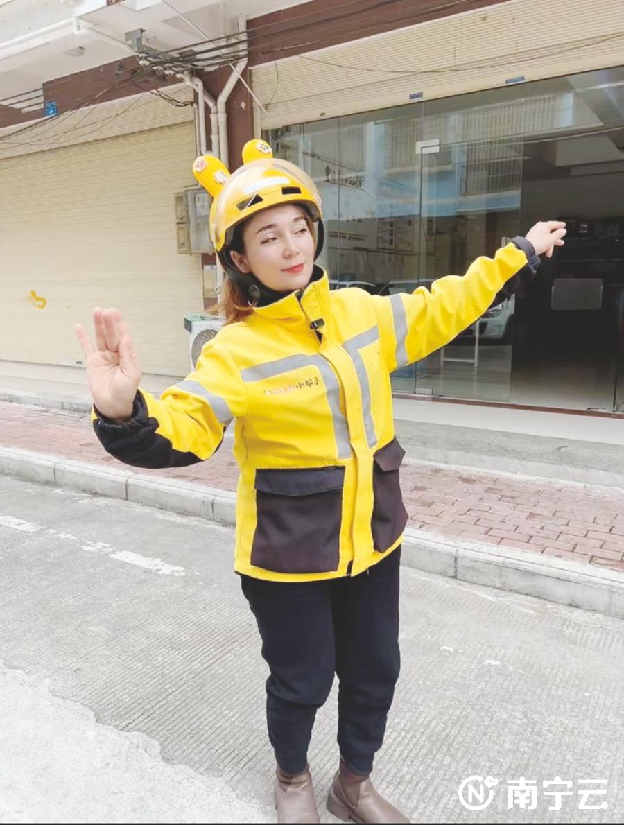 广西网红外卖骑手,新疆外卖女骑手