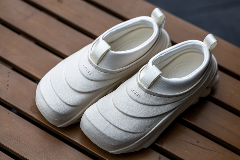 crocs洞洞鞋刘雨昕,crocs刘雨昕同款鞋花怎么装