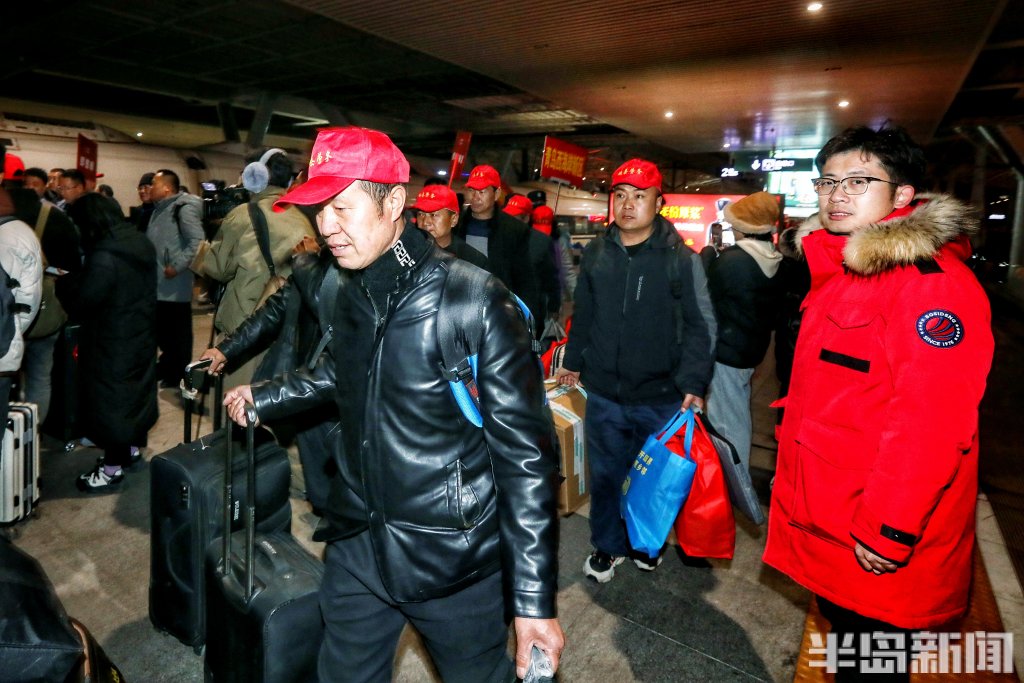 小两口的龙年愿望：存10万块！“青定山海”定西返岗务工专列抵青，平均月薪过六千