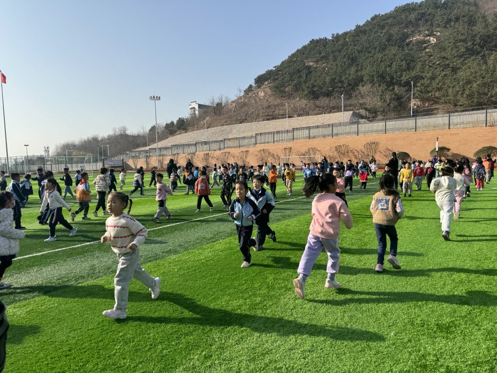 新建和改扩建一批学校,我区新改扩建学校取得新进展