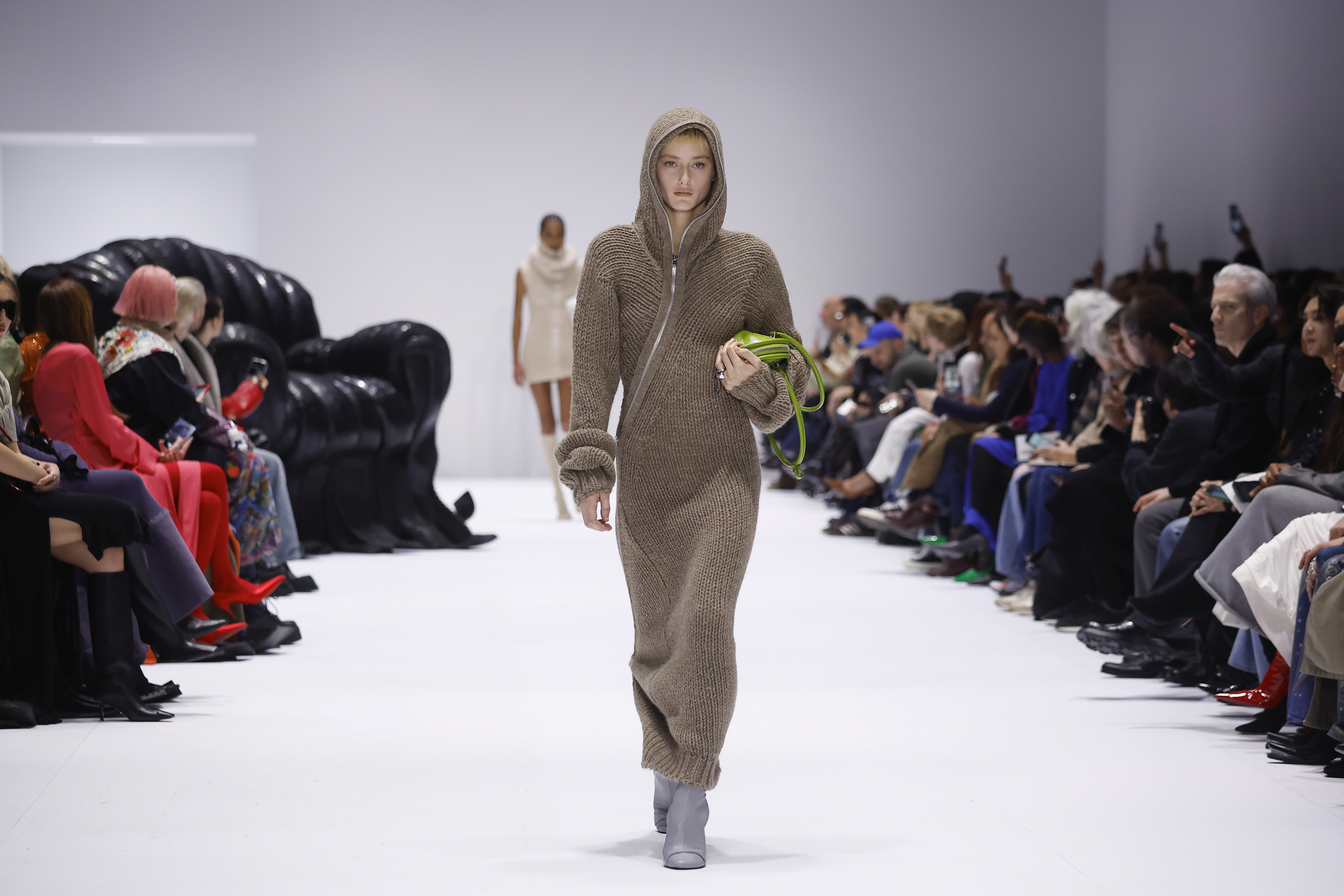 巴黎时装周acnestudios时间,国际奢侈品牌时装秀