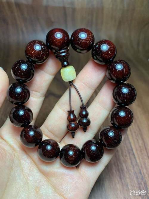 小叶紫檀真假鉴别最简单方法,小叶紫檀真的那么难辨真假么