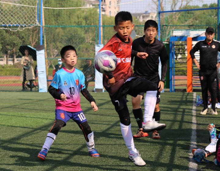 那个刷爆朋友圈的宁波男孩，带队老师说他是喜极而泣，去年没夺冠他一直自责