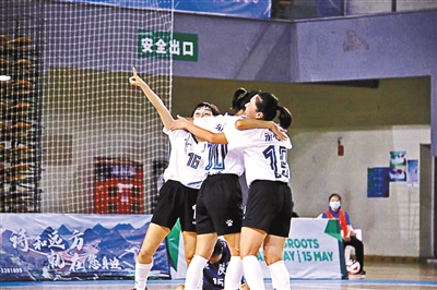 妈妈足球,妈妈短跑得奥运冠军