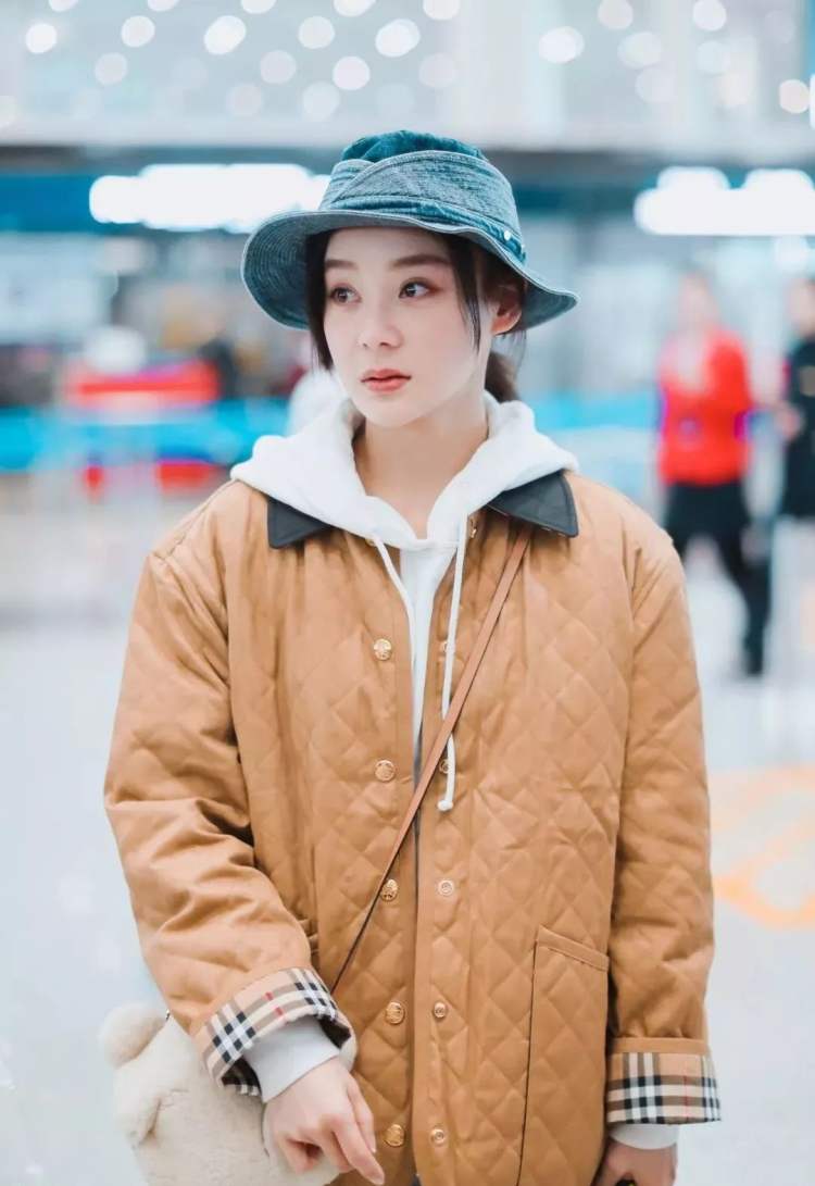 别再吐槽这件“睡衣”，内胆外穿了解一下