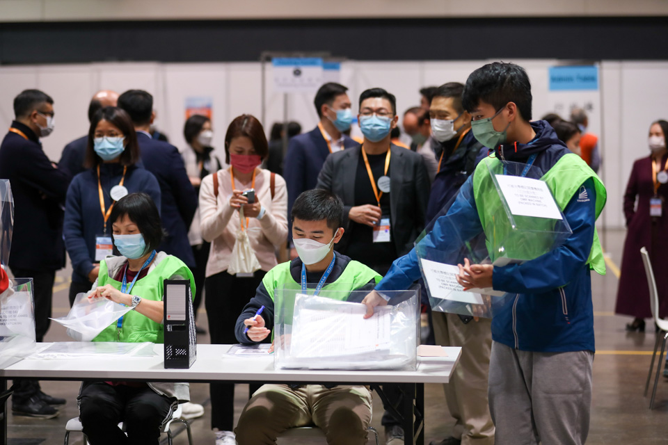 为港为己投一票：新选制下的香港心情