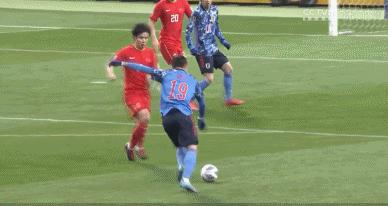 刚刚，国足客场0:2输给日本，有球迷自嘲“日本队门将长啥样？”