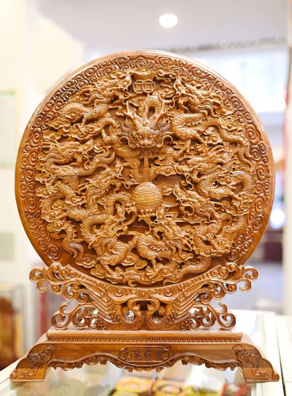 王来新——大胆创新推动桃木雕刻