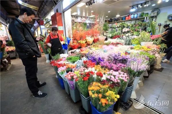 鲜花批发店玫瑰花便宜吗,鲜花批发市场买玫瑰便宜吗