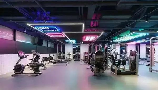 员工猝死健身房外半小时才发现,大厂员工健身猝死