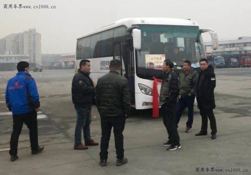 红岩驿站欢迎远道而来的卡友回家,上汽红岩接卡友视频