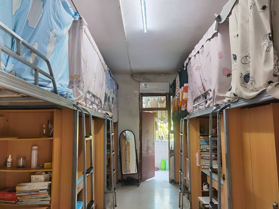 从“破帽遮颜”到“以校为傲”这个乡镇中学用改变赢得认可|记者蹲点日记