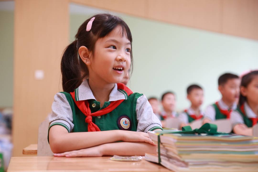 校长来了丨成都外国语学校高新美年校区校长钟灵滋：唤醒每个孩子内心的小马达