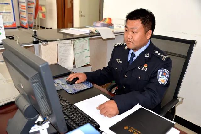 向工作在一线的民辅警致敬,榜样的力量为最美辅警点赞