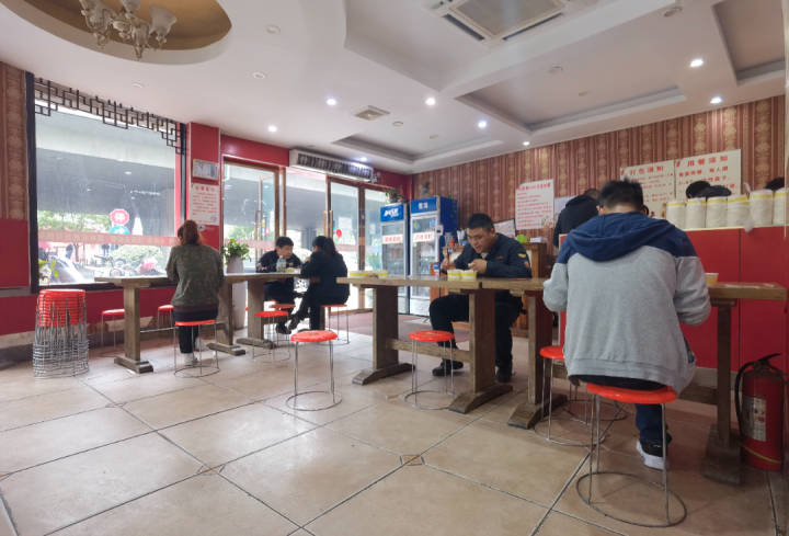 杭州16块钱自助餐,杭州13块钱随便吃的自助餐干净吗