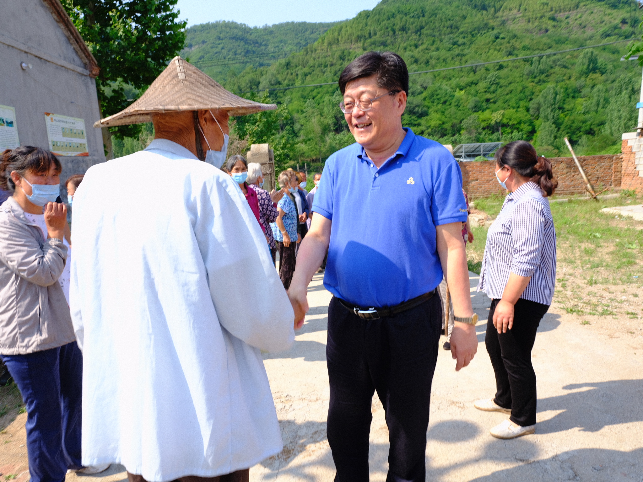 人大代表要为人民多办实事,人大代表应该关心哪些事