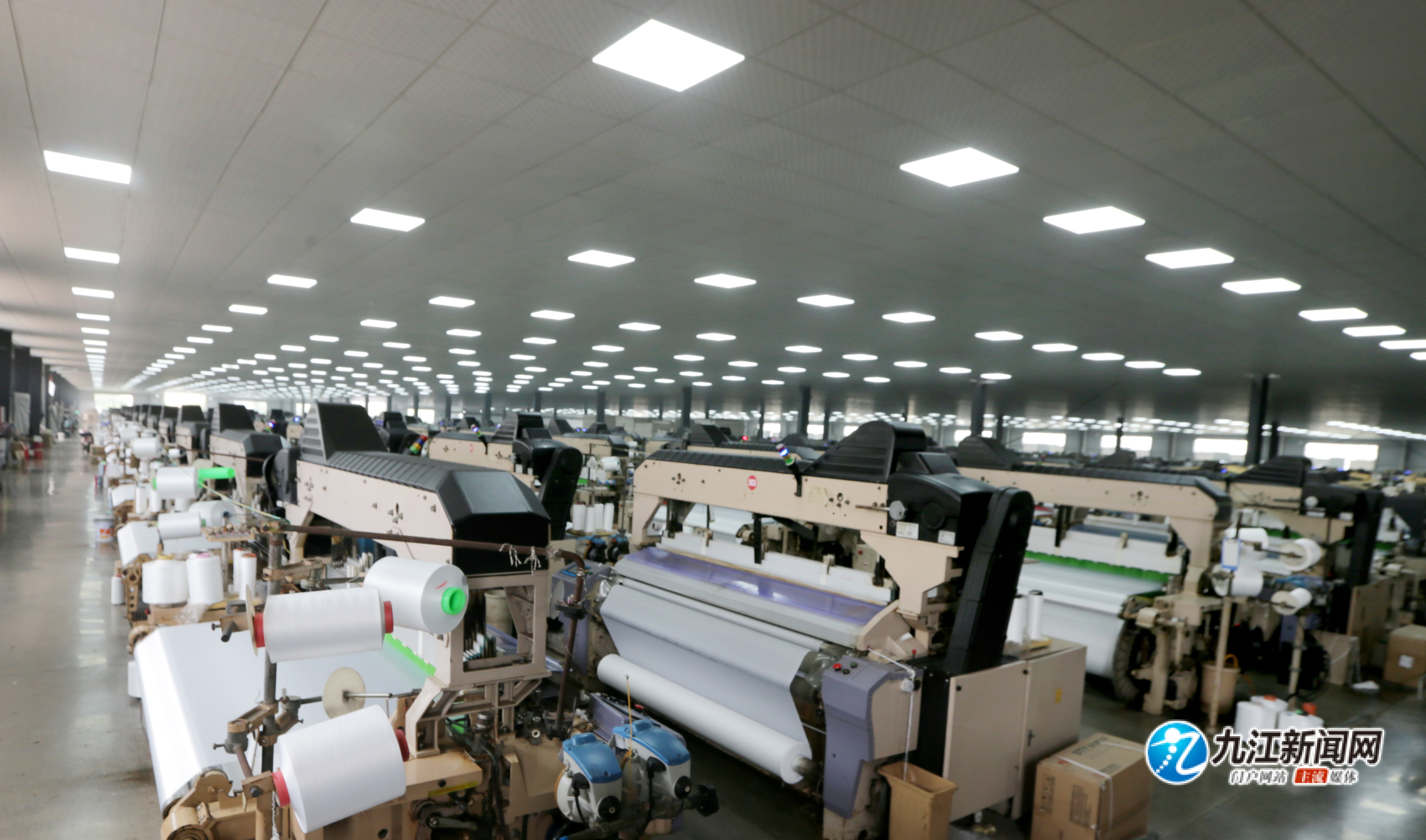 奋进新征程展现新形象,奋进新征程展现新风貌