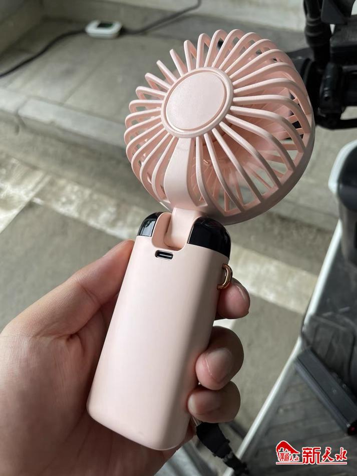 天太热这些商品卖得也“热”