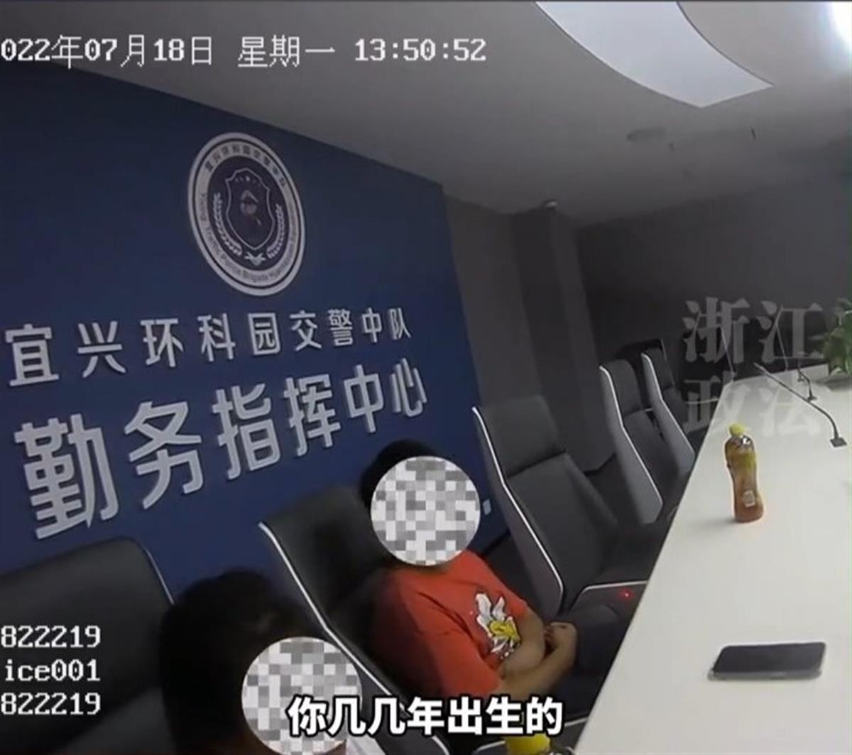 小男孩开车模拟,小孩真实模拟开车