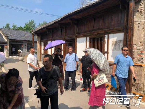 特约记者行,特约记者团