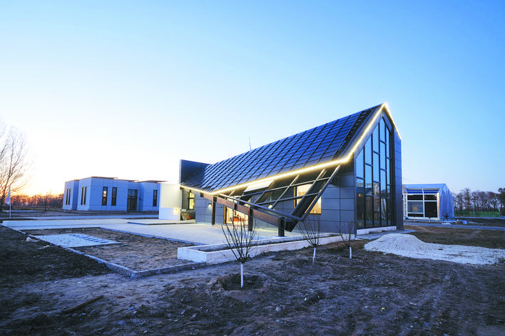 合工大学子用太阳能“点亮”现代徽派建筑