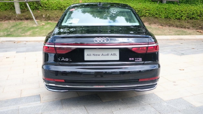 沉浸式体验奥迪a8l夜间试驾,奥迪a8l试驾弹射起步