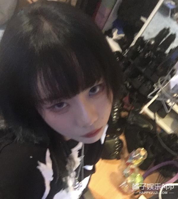 窦唯二女儿窦家媛近照,岳明辉窦佳嫄直播