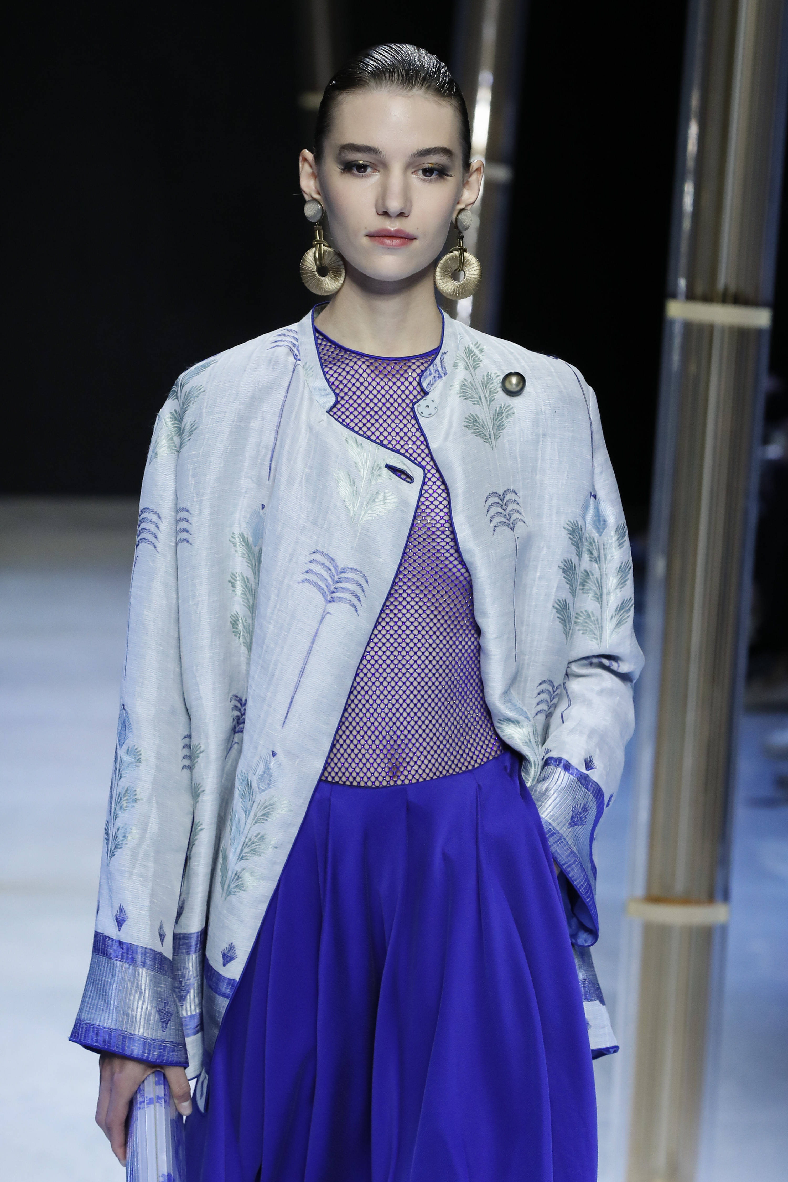 外代二线巴黎时装周,2024乔治阿玛尼时装秀