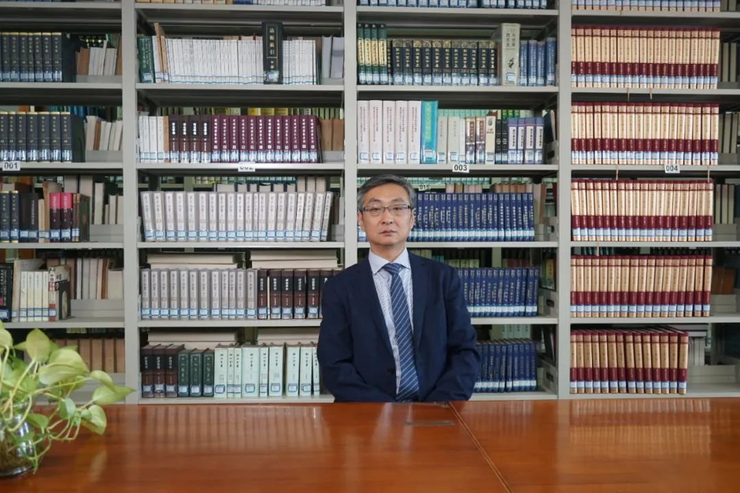 武汉大学“好导师”于亭教授：自守青灯，耗费近30年合力完成传世著作