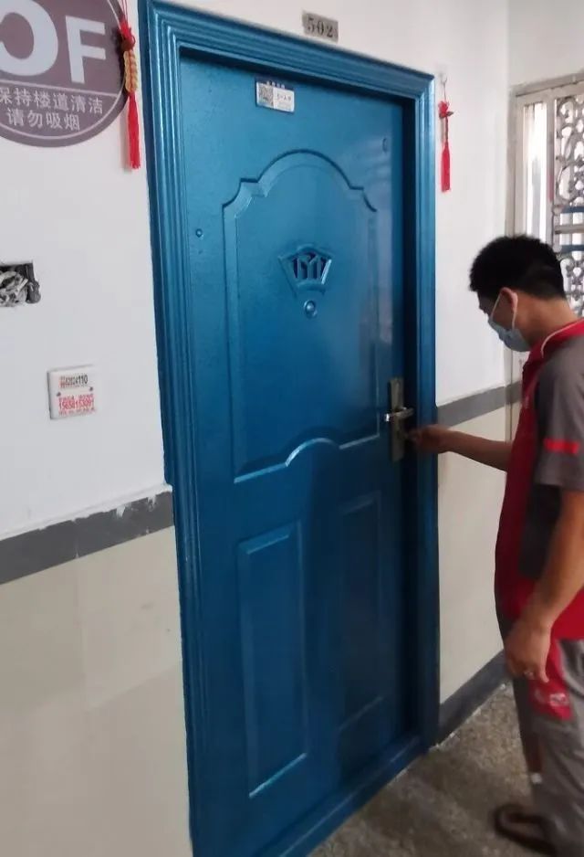 快递员上门取件诈骗,快递上门激活手机卡骗局