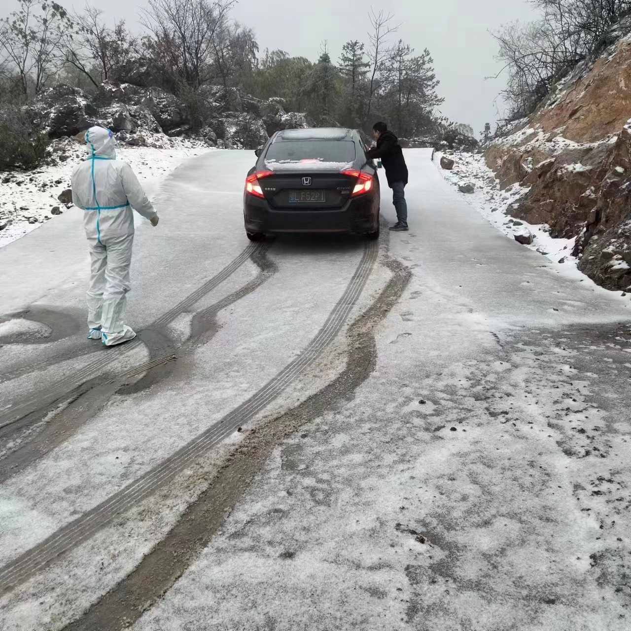 齐心协力筑牢阻击疫情防火墙,崇阳县抗疫指挥部