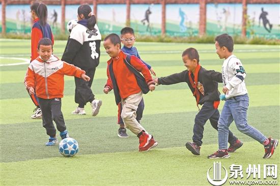 每个小孩都有一个足球梦,每一个人心中都有中国足球梦