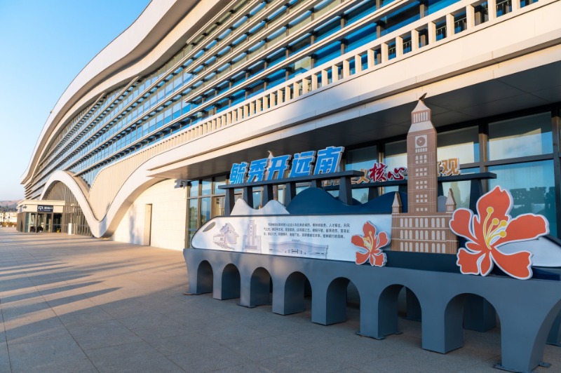 开远滇越铁路,滇越铁路和开远的历史简介