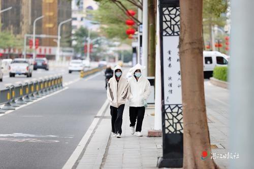 回南天增加室温,应对回南天