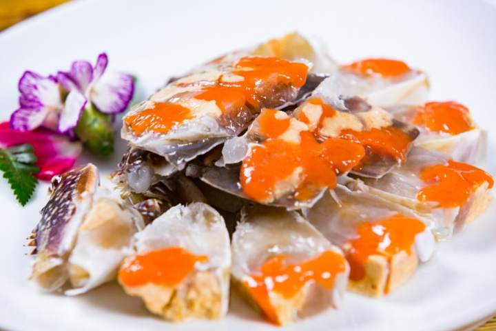 特色年夜饭畅销餐桌上的年味浓,一桌年夜饭成为游子们家的味道