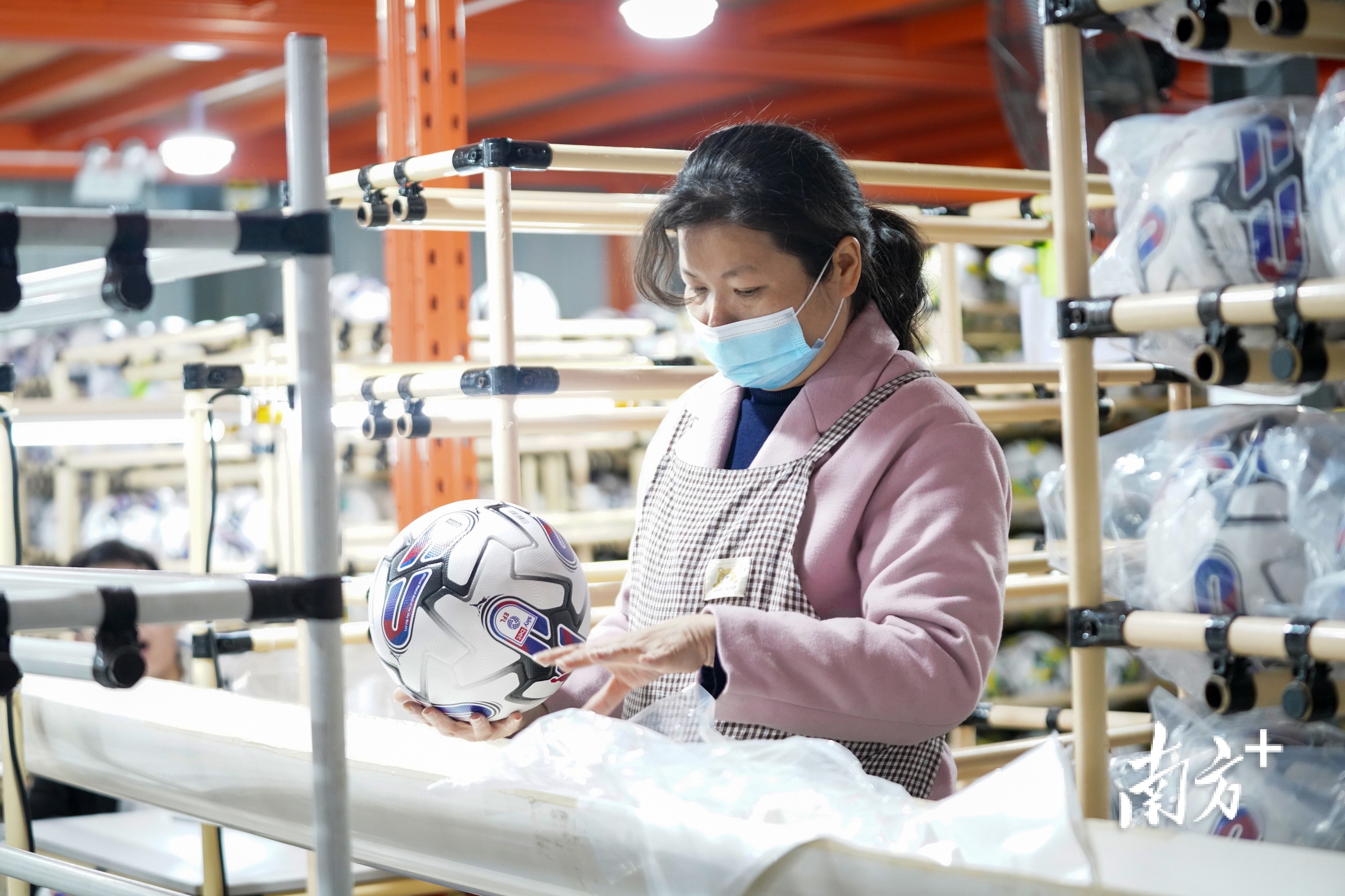 狠抓落实开新局,企业生产忙力争实现新年开门红