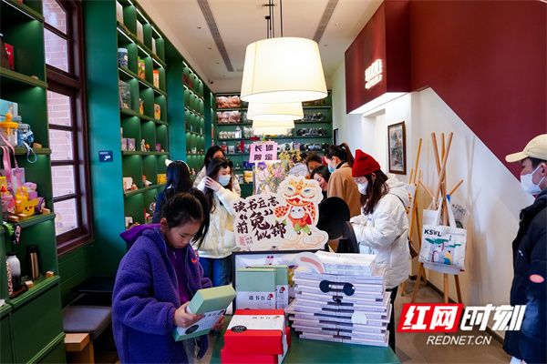 橘子洲头书香浓“网红长沙+文化长沙”魅力绽放