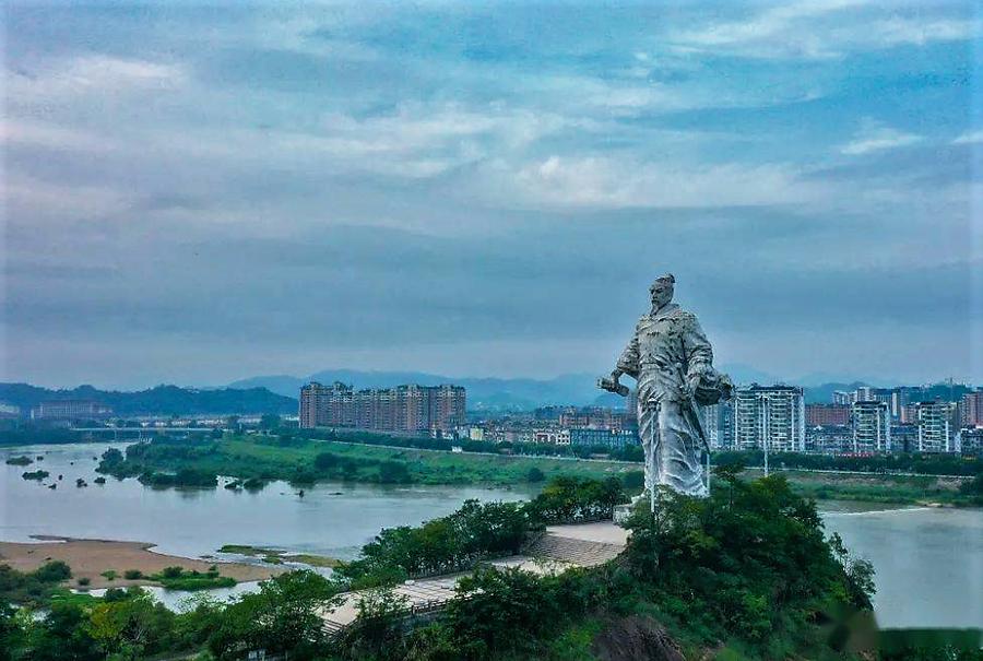 以另类方式爆红，常被读错名字的铅山是一座怎样的小城？