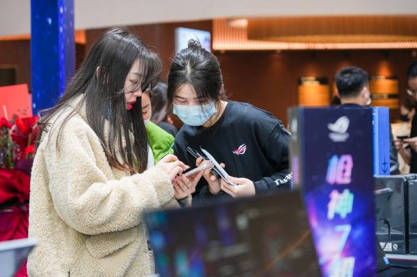 看好武汉市场,顶级电竞电脑品牌在汉再布新店