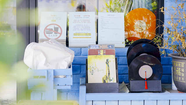 青年发现｜这家“魔都最后的黑胶CD店”让青年人抓住童年