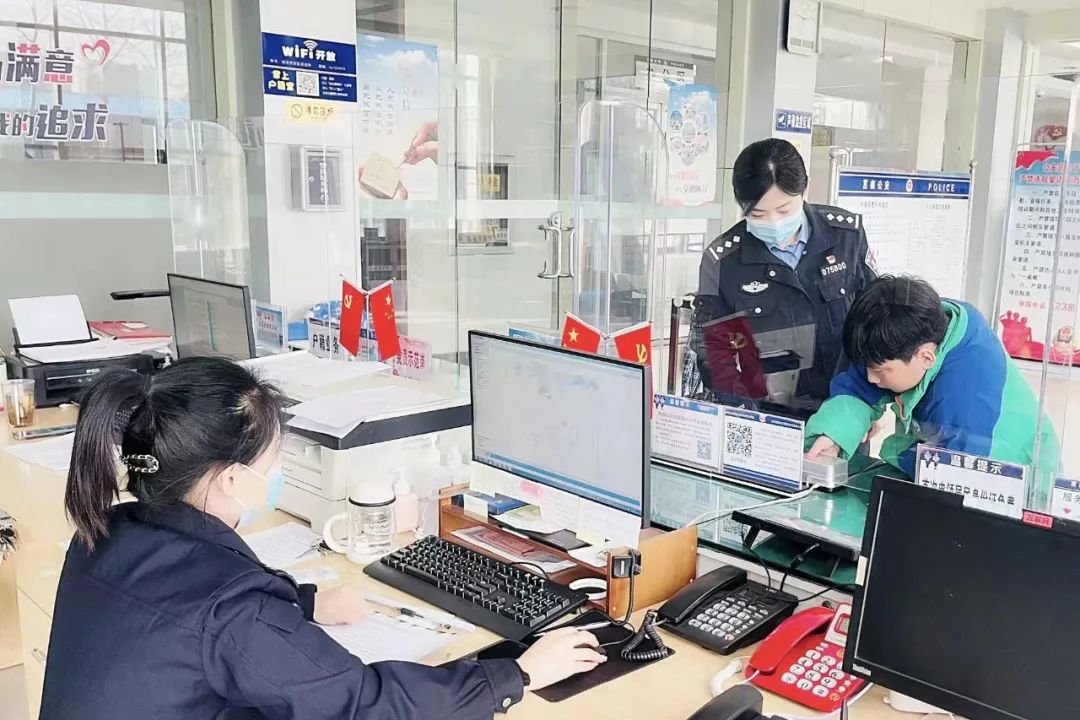 【我为群众办实事】周末不打烊！莒南公安集中为临考学生办理身份证业务