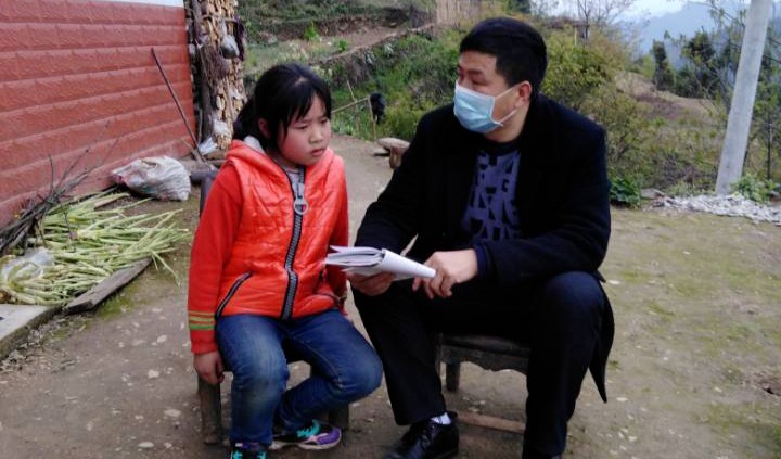 扎根深山小学教师事迹,扎根乡村小学倾心育人十余年