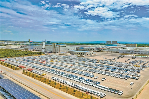 引进一个带动一批,引进一个人才带动一个企业