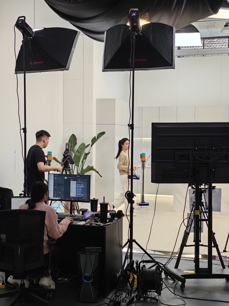 戴森最新款吸尘器能洗地,戴森吸地吸尘器真实测评