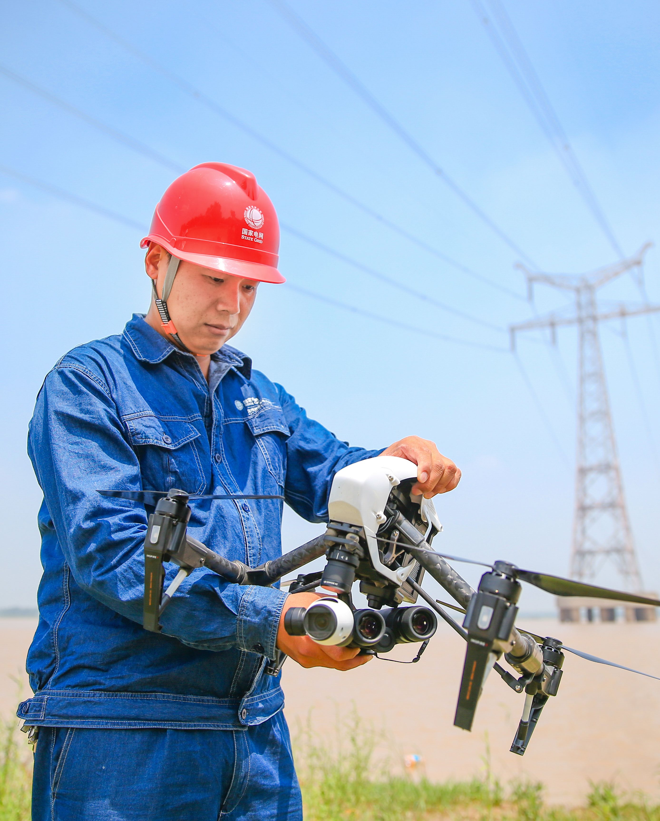 特高压线上的高空舞者,刀尖上的舞者高空