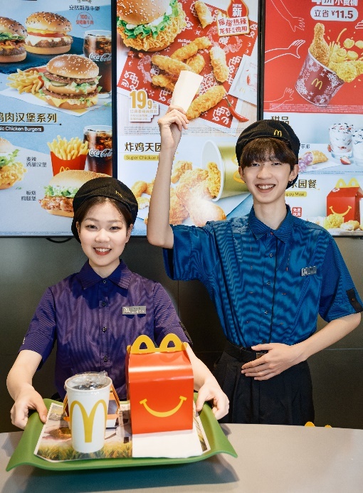 麦当劳全国首家太空亲子餐厅,武汉首家麦当劳