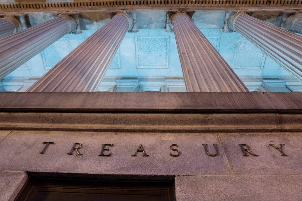 刷爆的信用卡,美国信用卡债务创新高