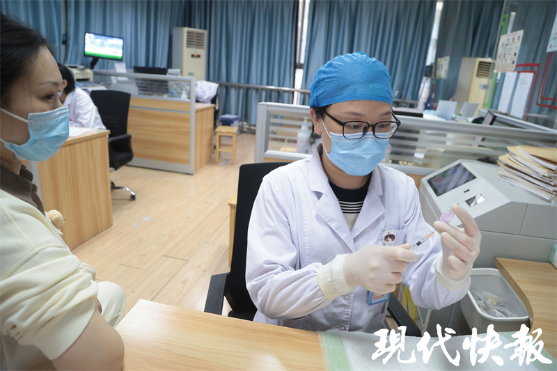 提灯女神护士图片,提灯女神致敬最美白衣天使