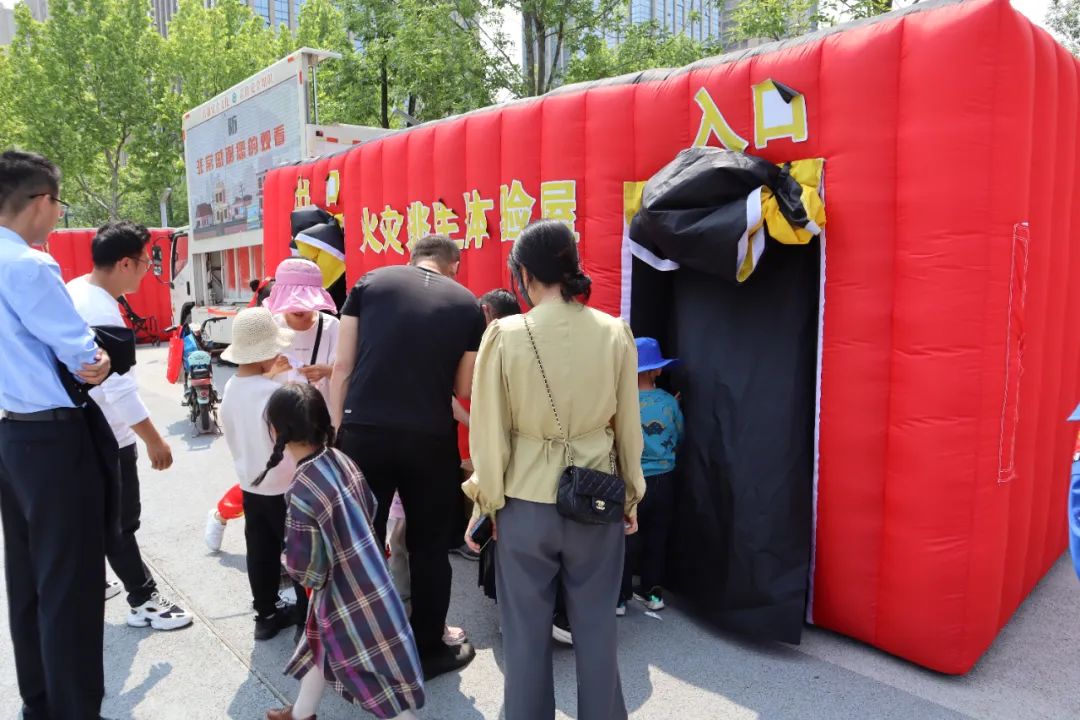 日照大海人山人海,今天日照