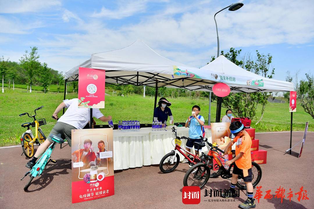 澶忔棩澶滄櫄闇茶惀鎴愰兘,鎴愰兘澶忓闇茶惀